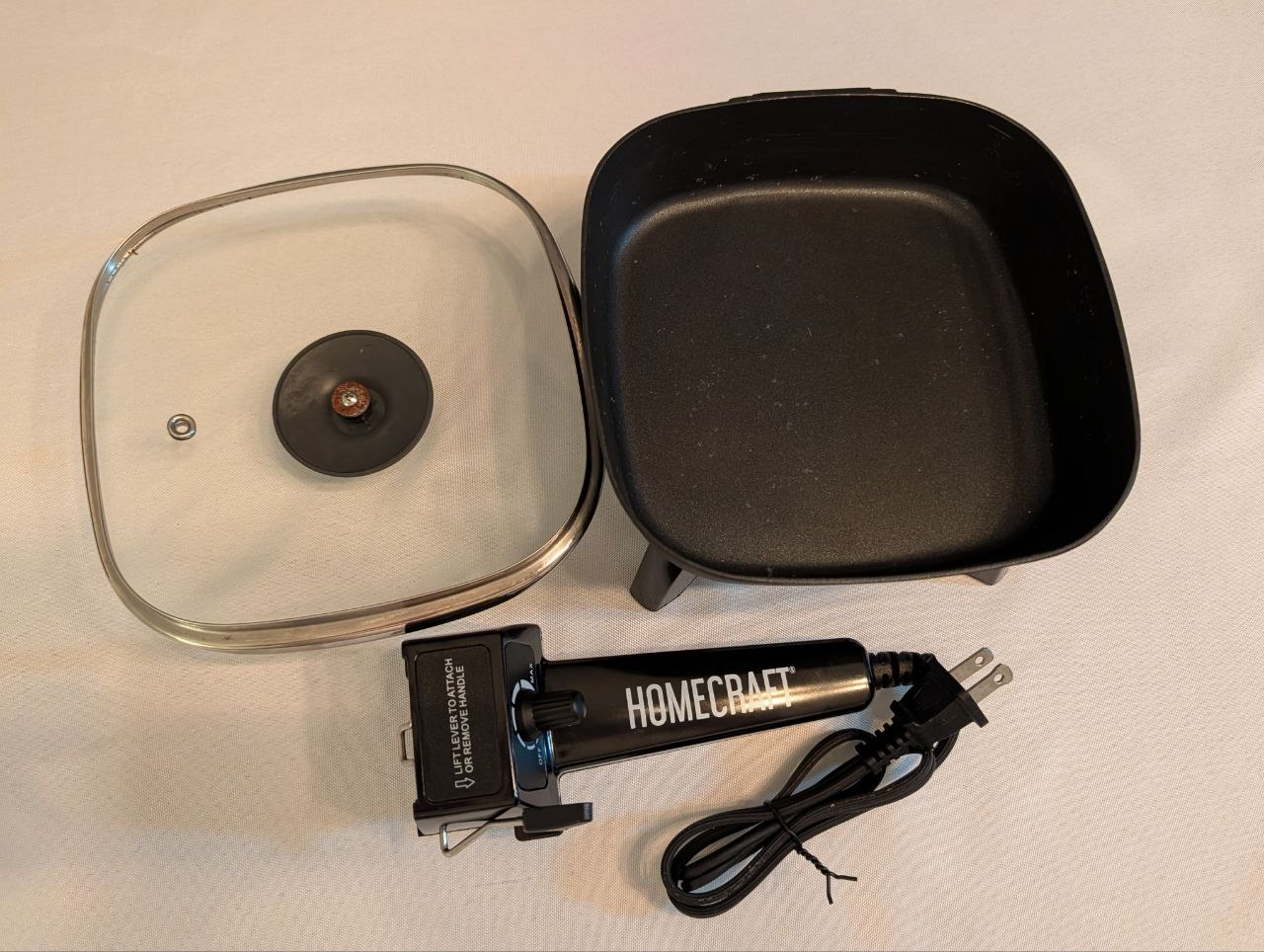 Panela Elétrica Quadrada Homecraft 110V com Cabo Removível e Tampa de Vidro - Usada
