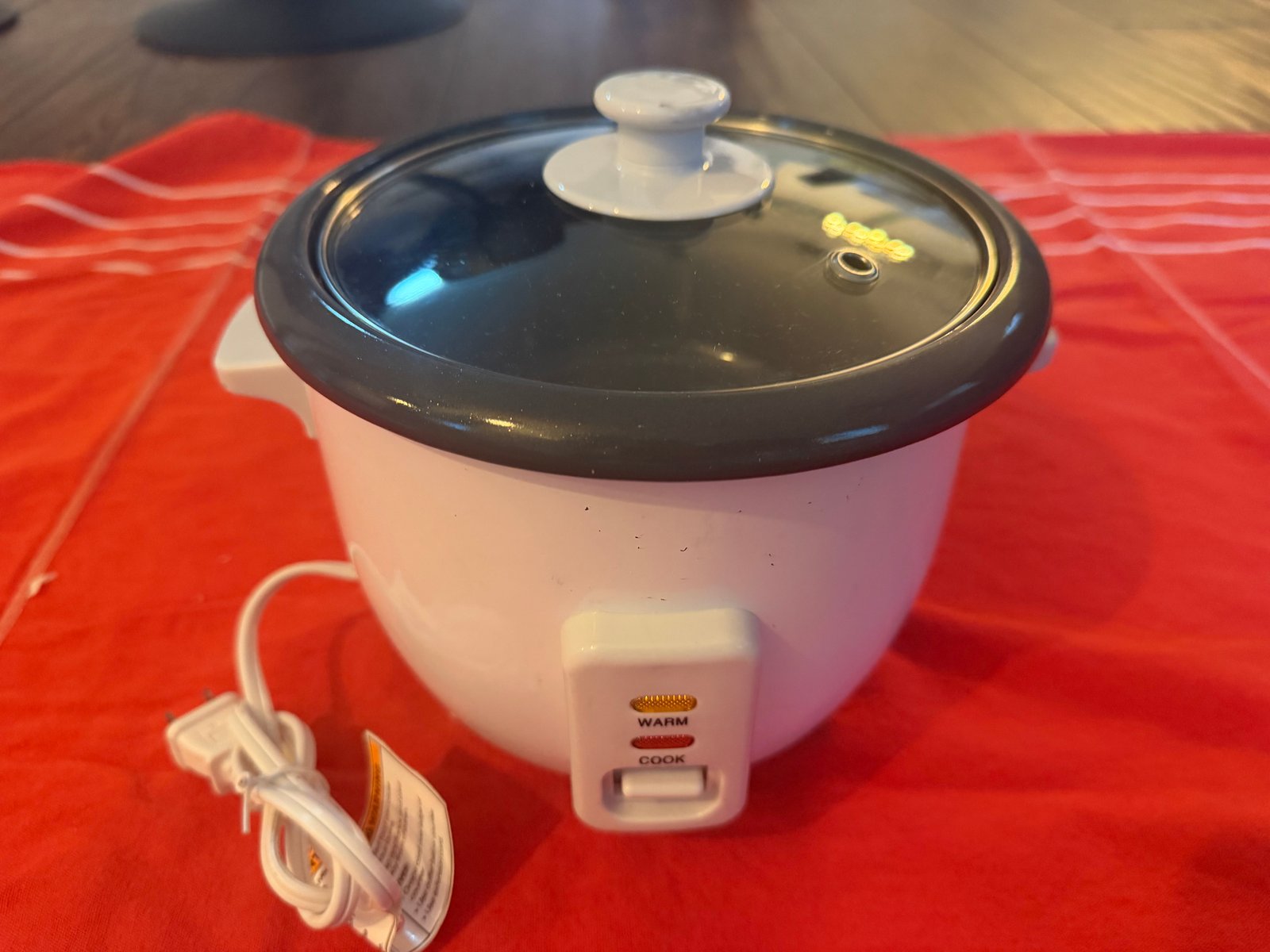 Panela Elétrica Compacta de Arroz Branca com Tampa de Vidro - Usada