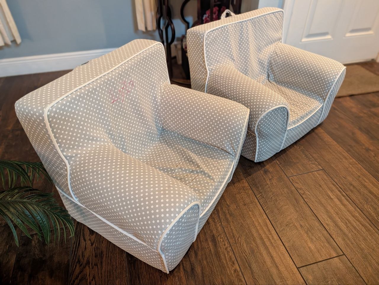 Poltronas Infantil Poá Cinza com Vivo Branco