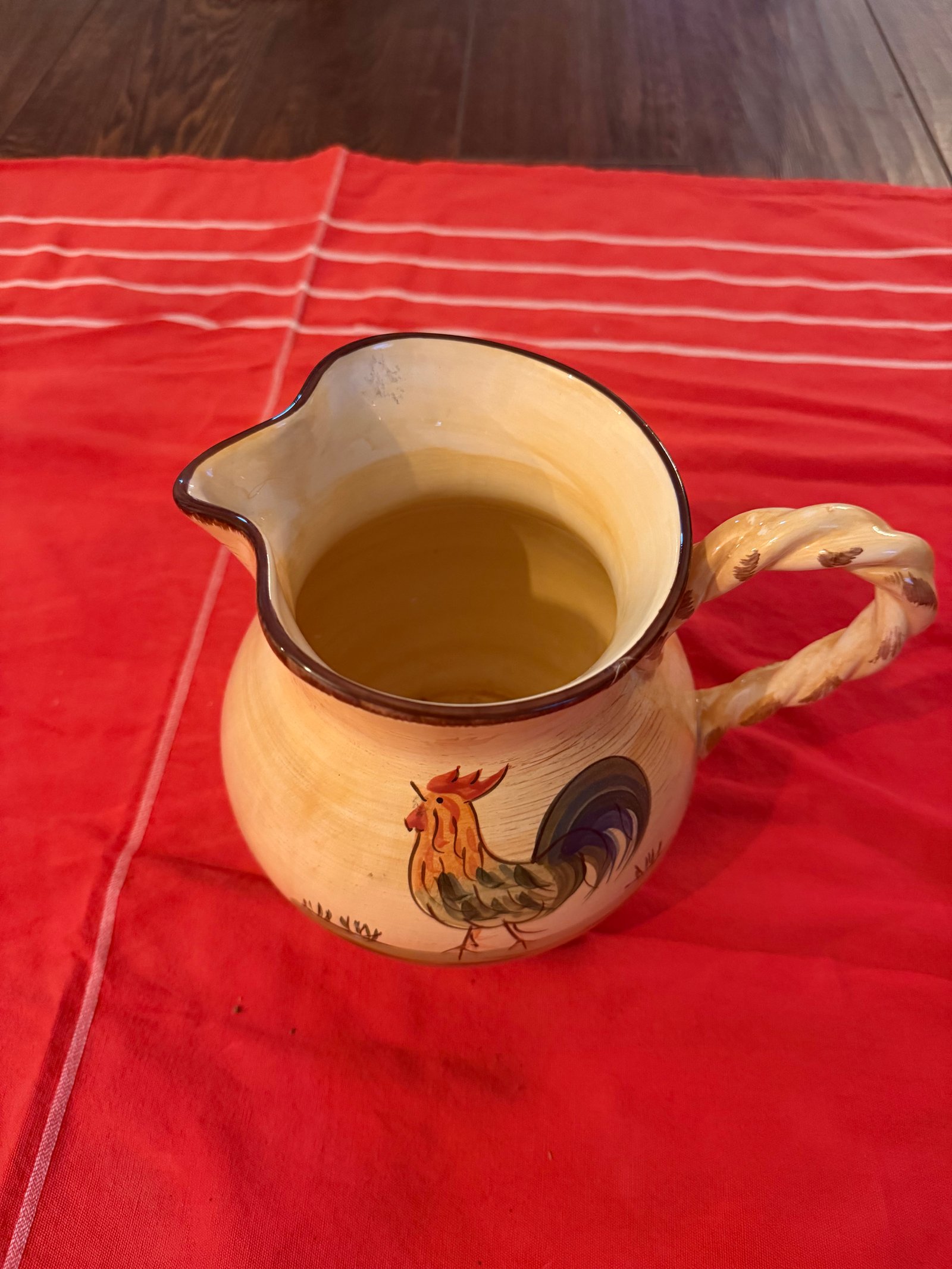 Jarra em Cerâmica Amarela com Pintura de Galo