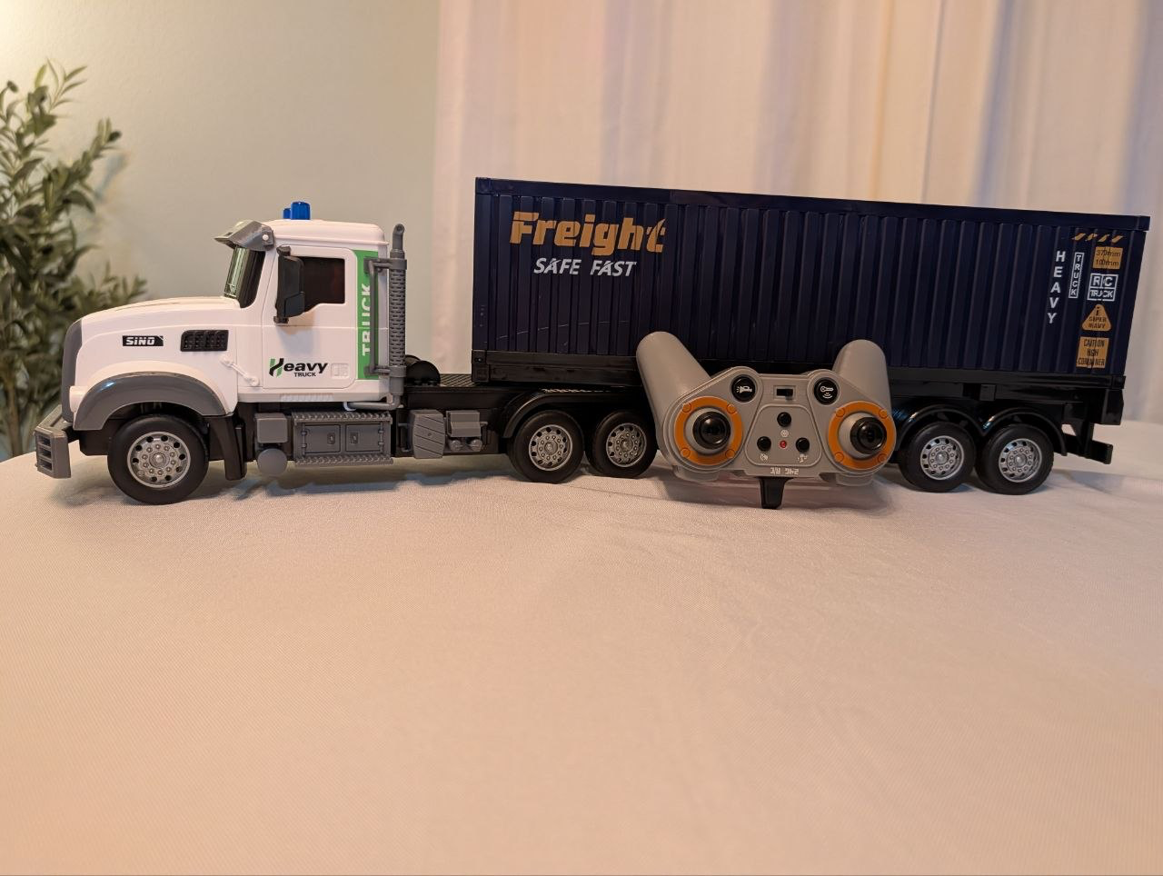 Caminhão Carreta de Controle Remoto com Baú Container que Abre
