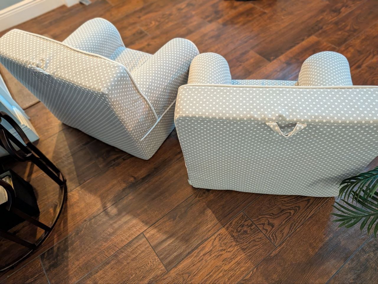 Poltronas Infantil Poá Cinza com Vivo Branco
