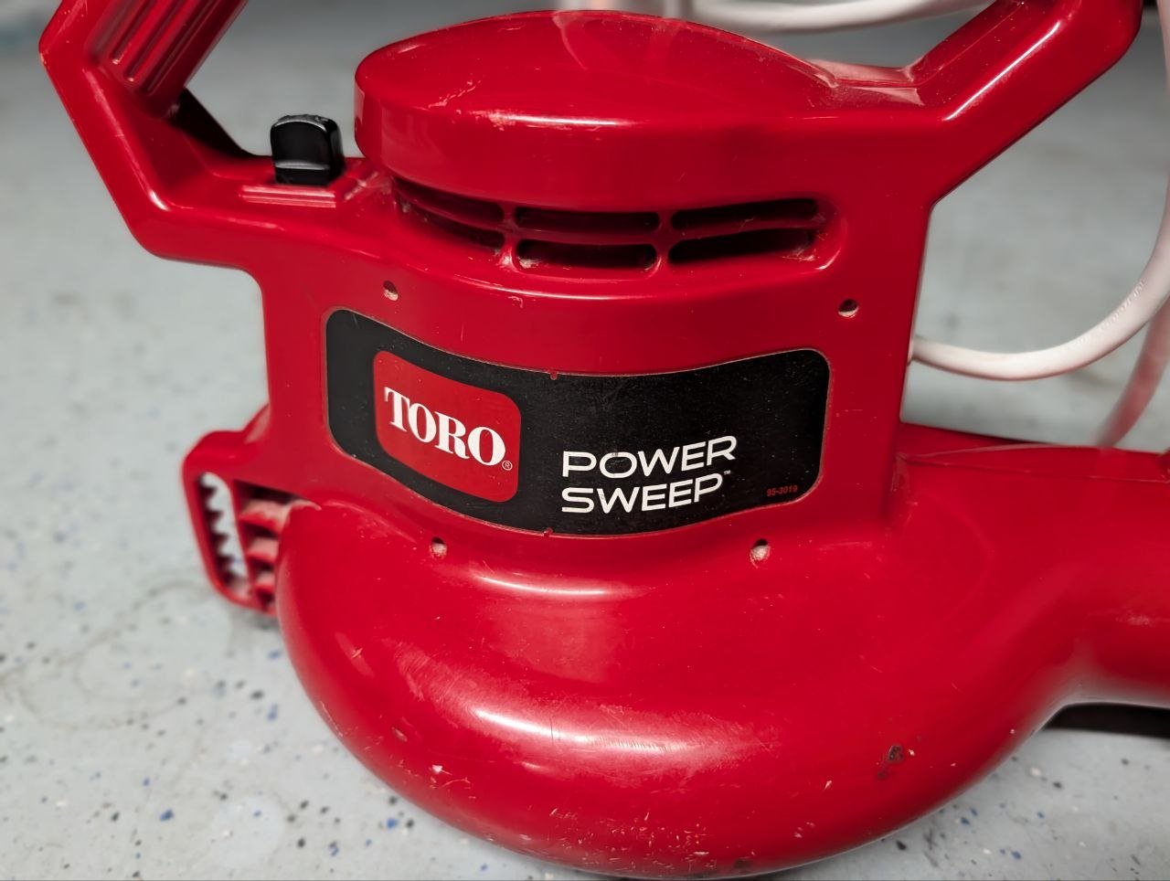 Soprador de Folhas Elétrico Toro Power Sweep Vermelho