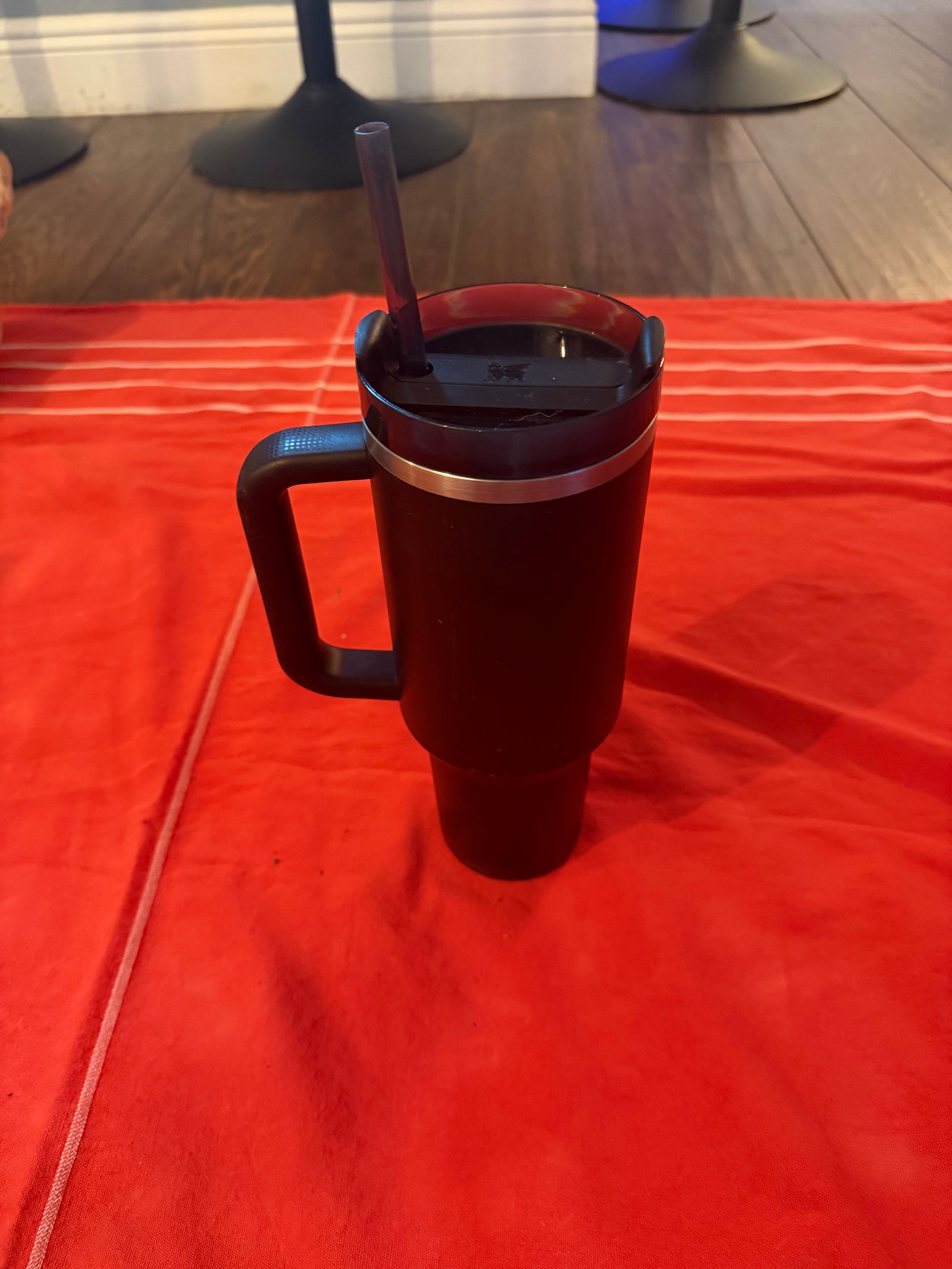 Copo Térmico Stanley 1,18L Preto com Alça e Canudo