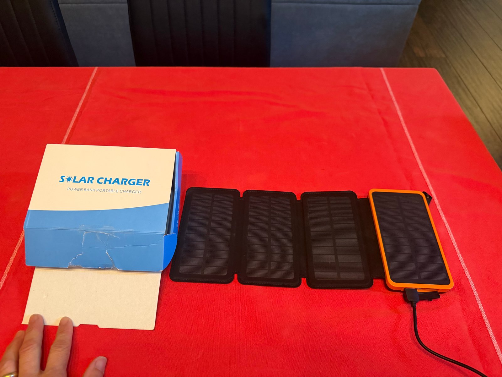 Carregador Solar Portátil Dobrável Preto e Laranja